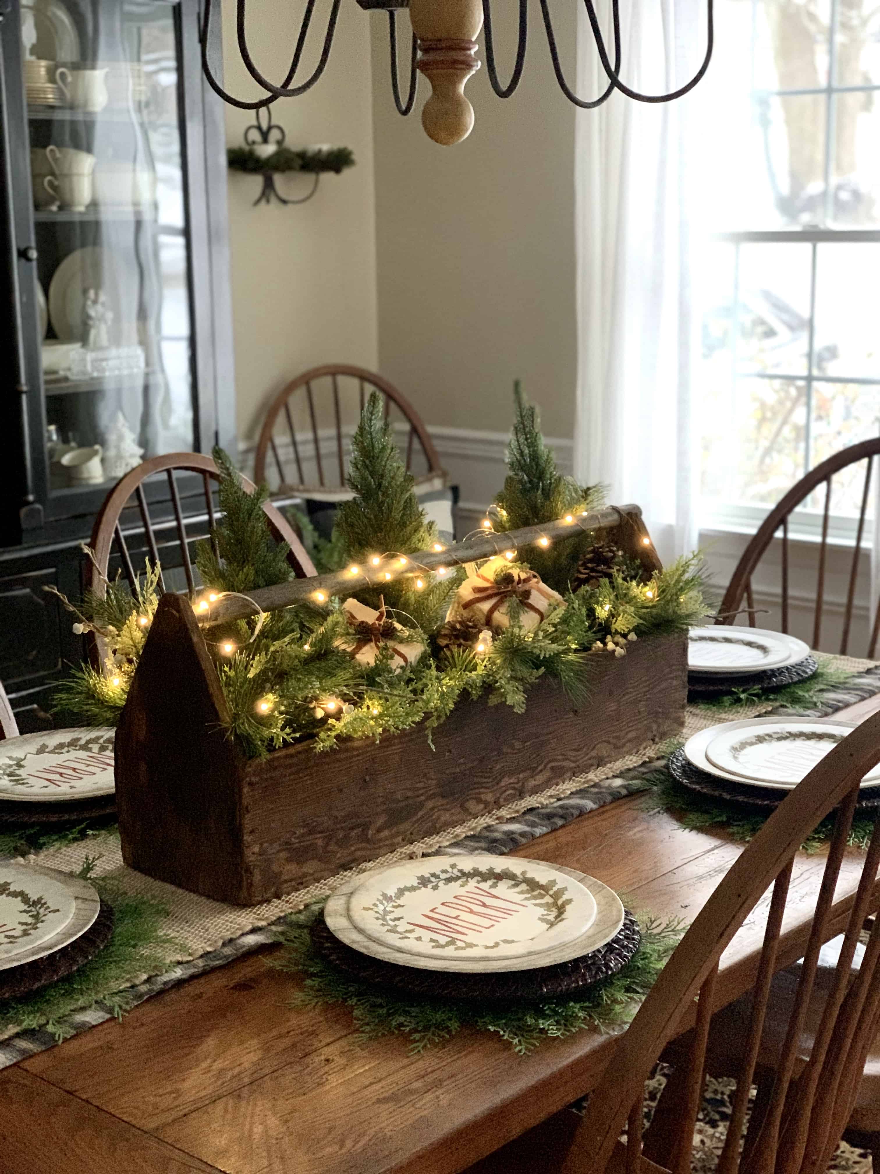Rustic Farmhouse Christmas Table Decor Ideas - Stacy Ling