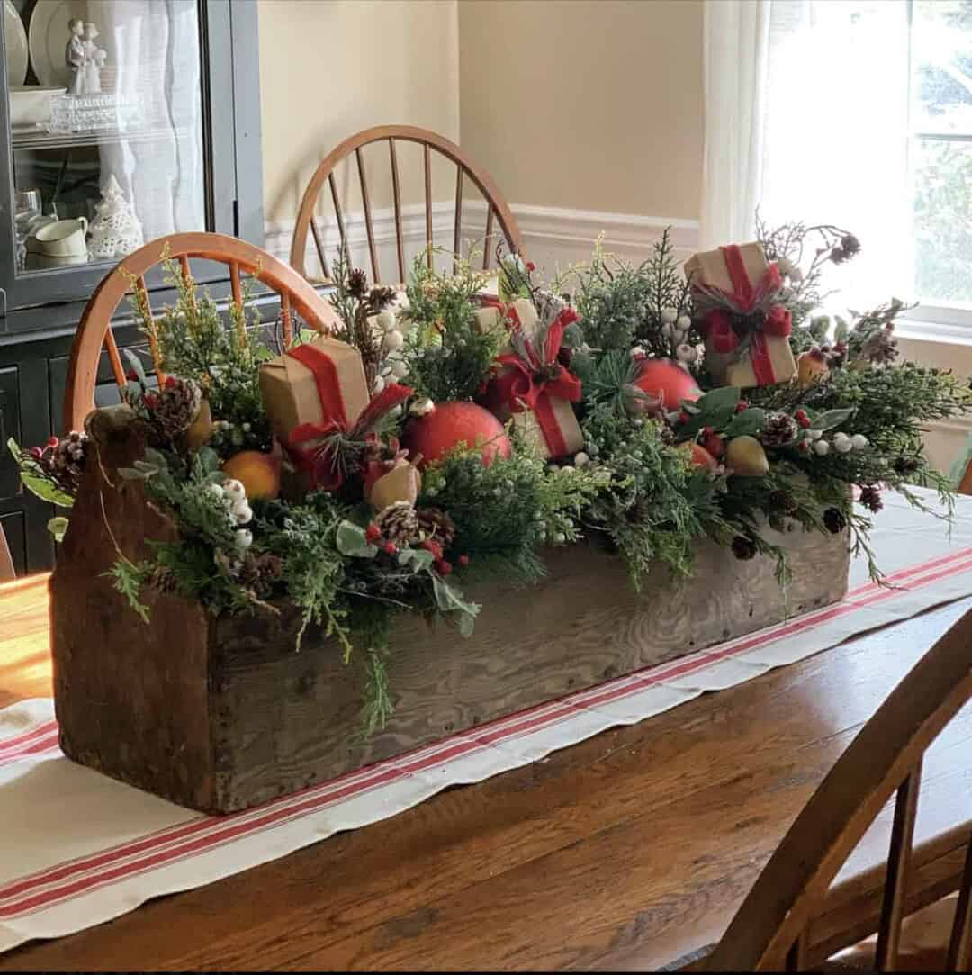 The Prettiest Christmas Tablescape Ideas For a Stunning Holiday Feast - Bricks ’n Blooms with ...
