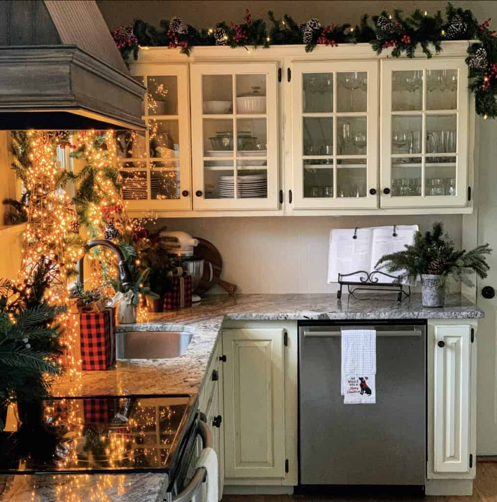 9 Easy Christmas Decorating Ideas You Should Try - Stacy Ling