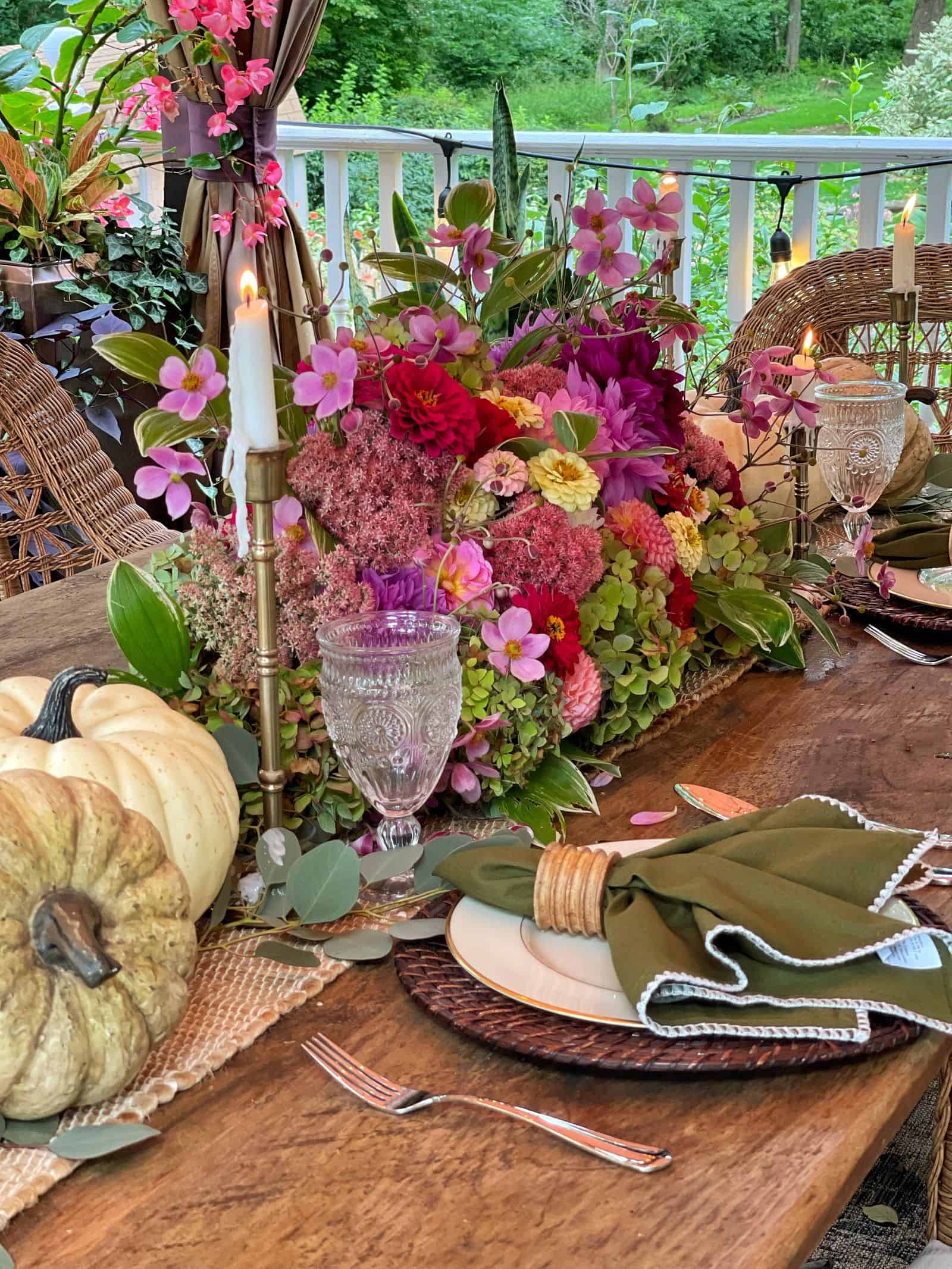 Vintage Tupperware Set for Fall Harvest Picnic