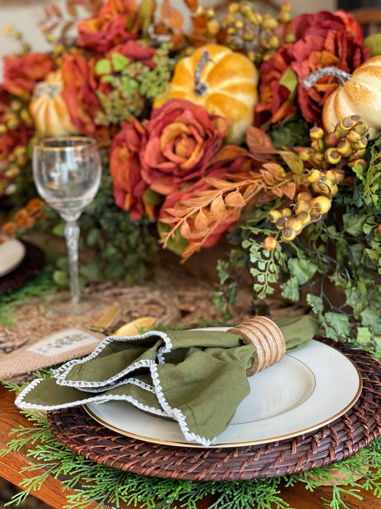 A Simple Fall Table for Thanksgiving