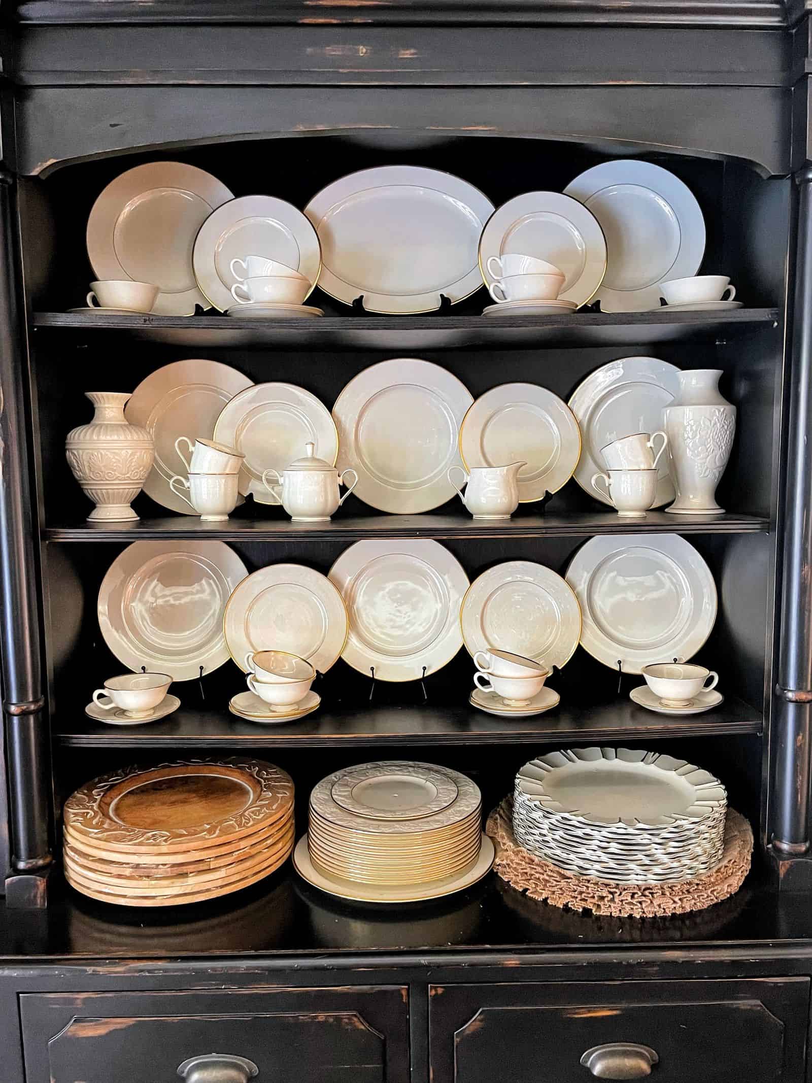 China deals cabinet dishes