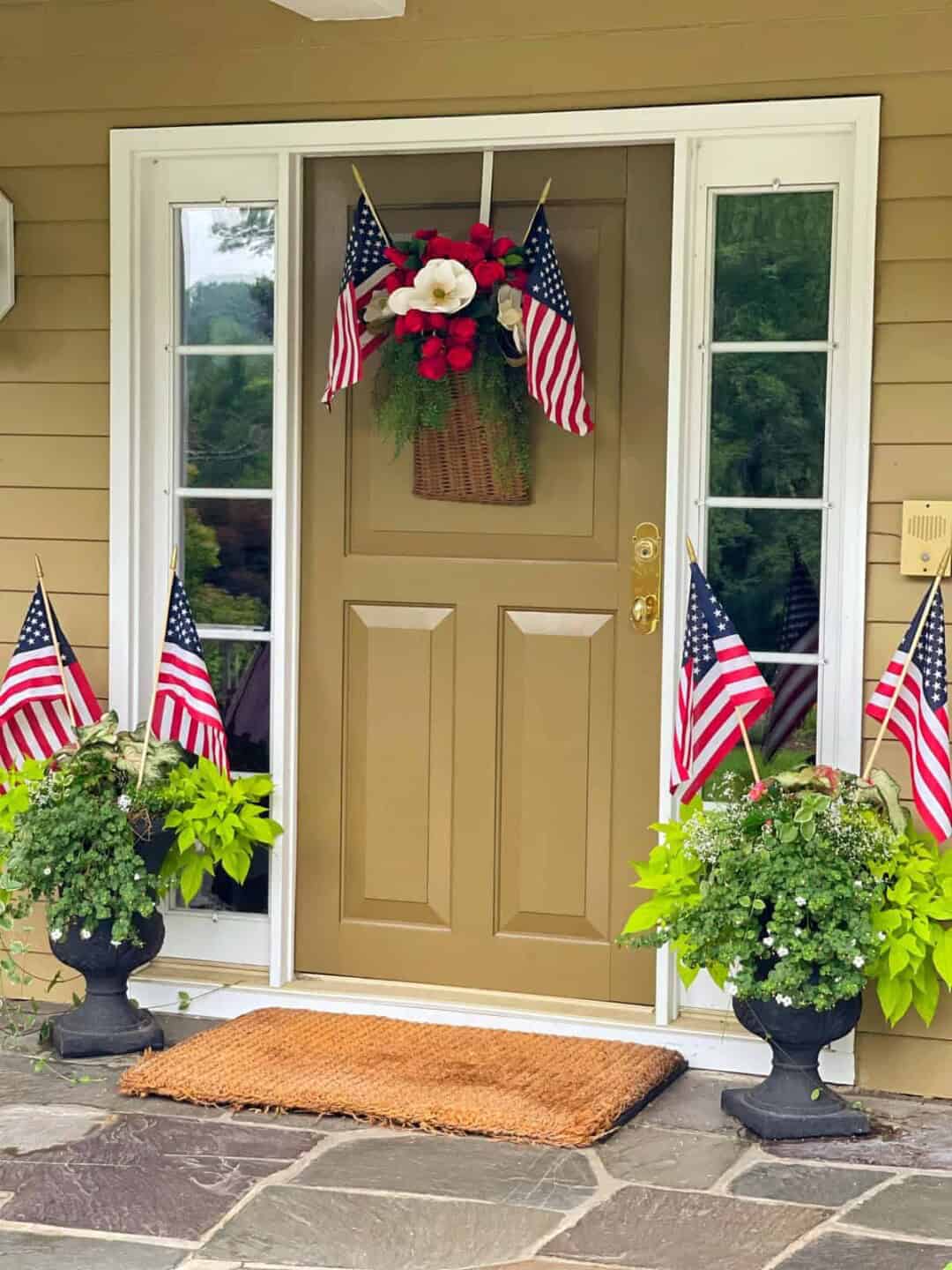 Easy and Budget-Friendly Patriotic Porch Decor Ideas for the Fourth of ...