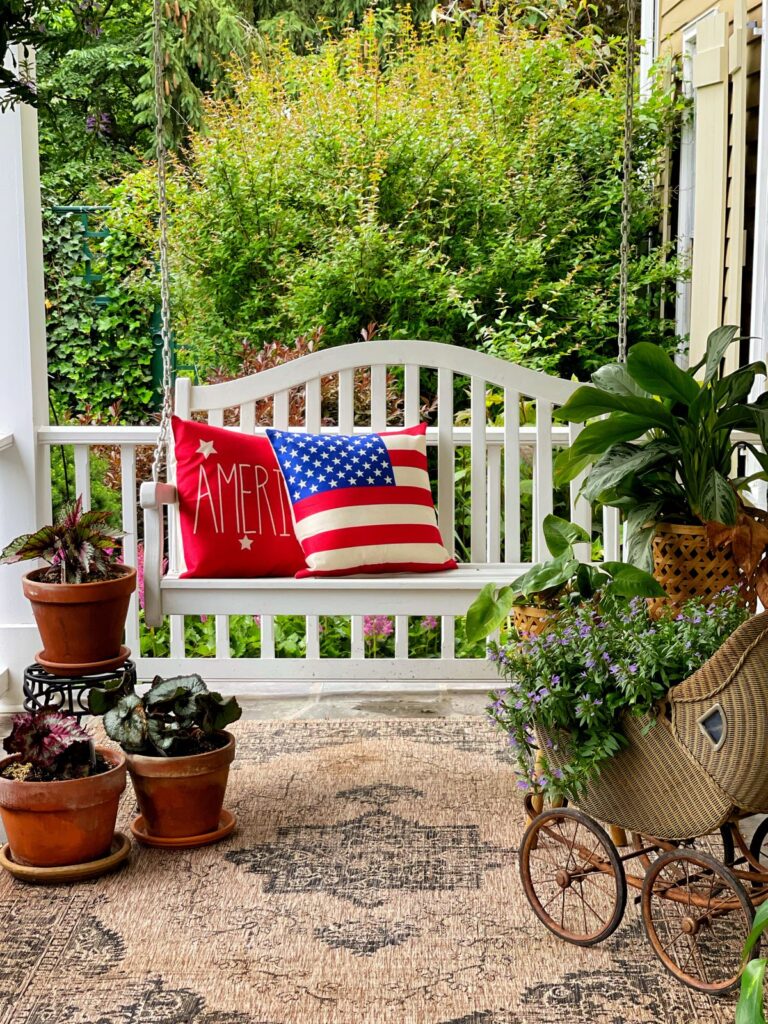 Easy and Budget-Friendly Patriotic Porch Decor Ideas for the Fourth of ...