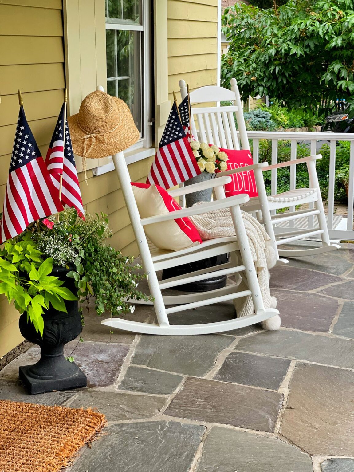 Easy and Budget-Friendly Patriotic Porch Decor Ideas for the Fourth of ...