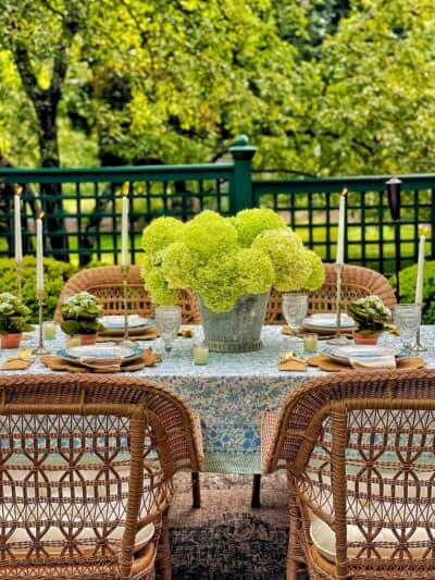 10 Outdoor Table Setting Ideas for Chic Alfresco Dining - Bricks ’n ...