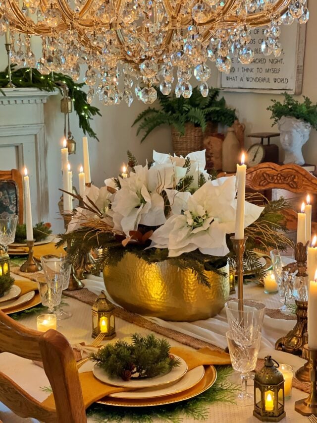 the-prettiest-christmas-table-centerpiece-and-decor-ideas-bricks-n