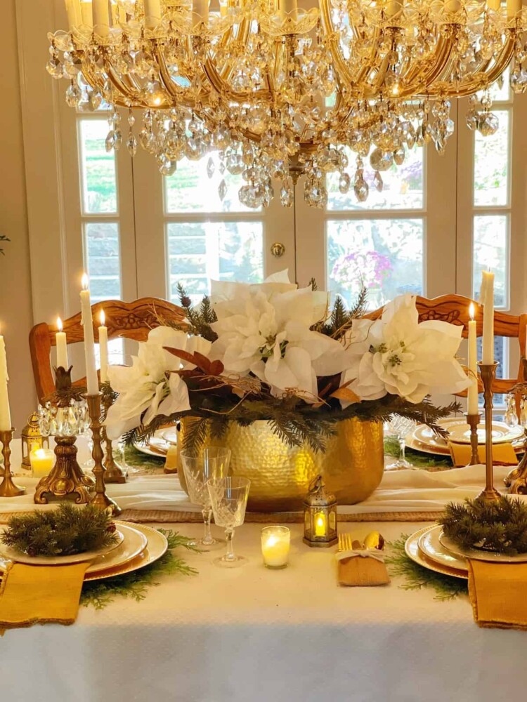 Creating a Cozy Christmas Farmhouse Dining Room: Inspiration and Ideas ...