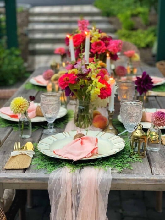 Peach-Themed Summer Table Decor Ideas for Al Fresco Dining | Bricks ’n ...
