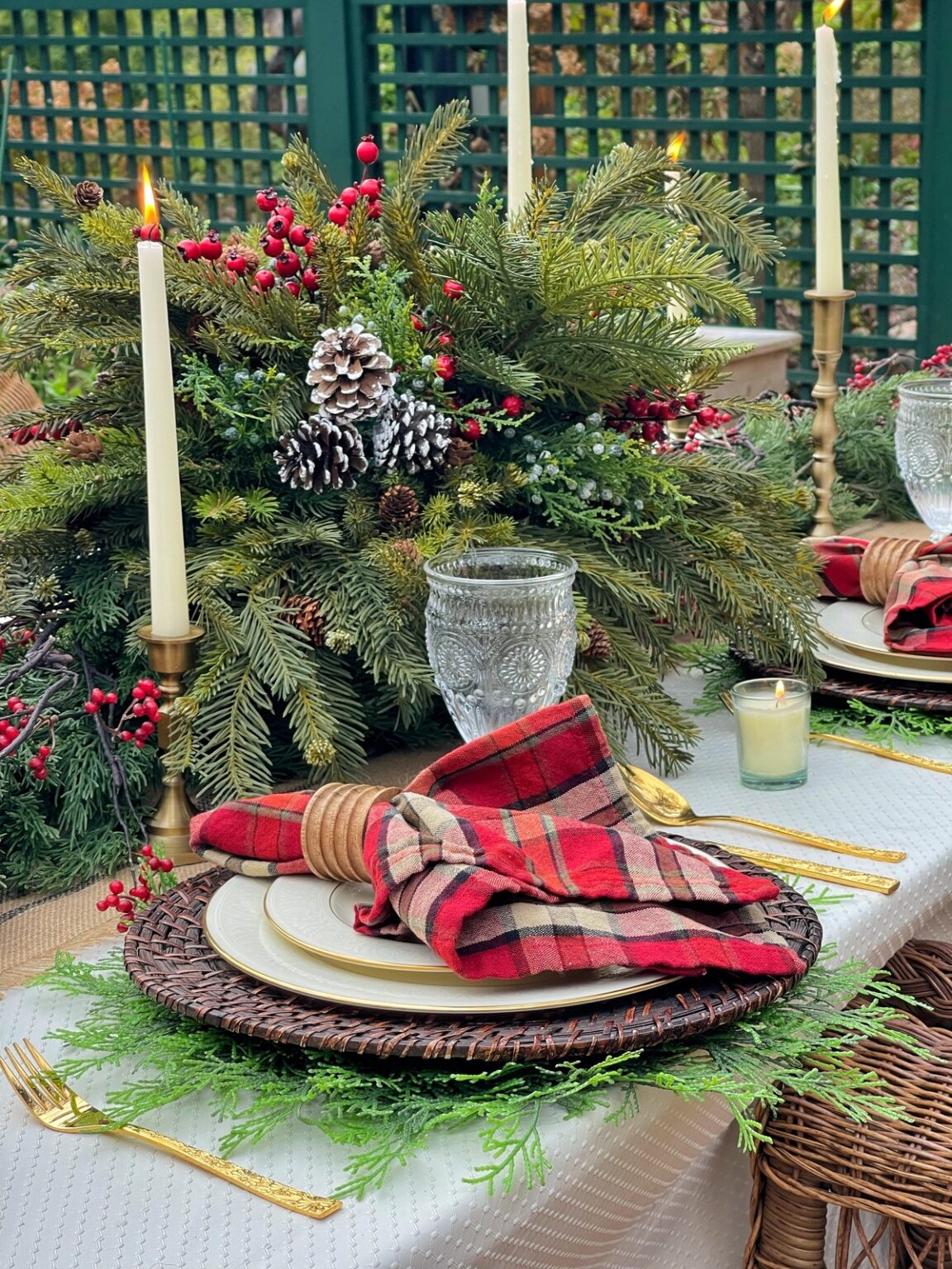 Rustic Elegant Christmas Centerpiece Idea: A Step-by-Step Tutorial ...
