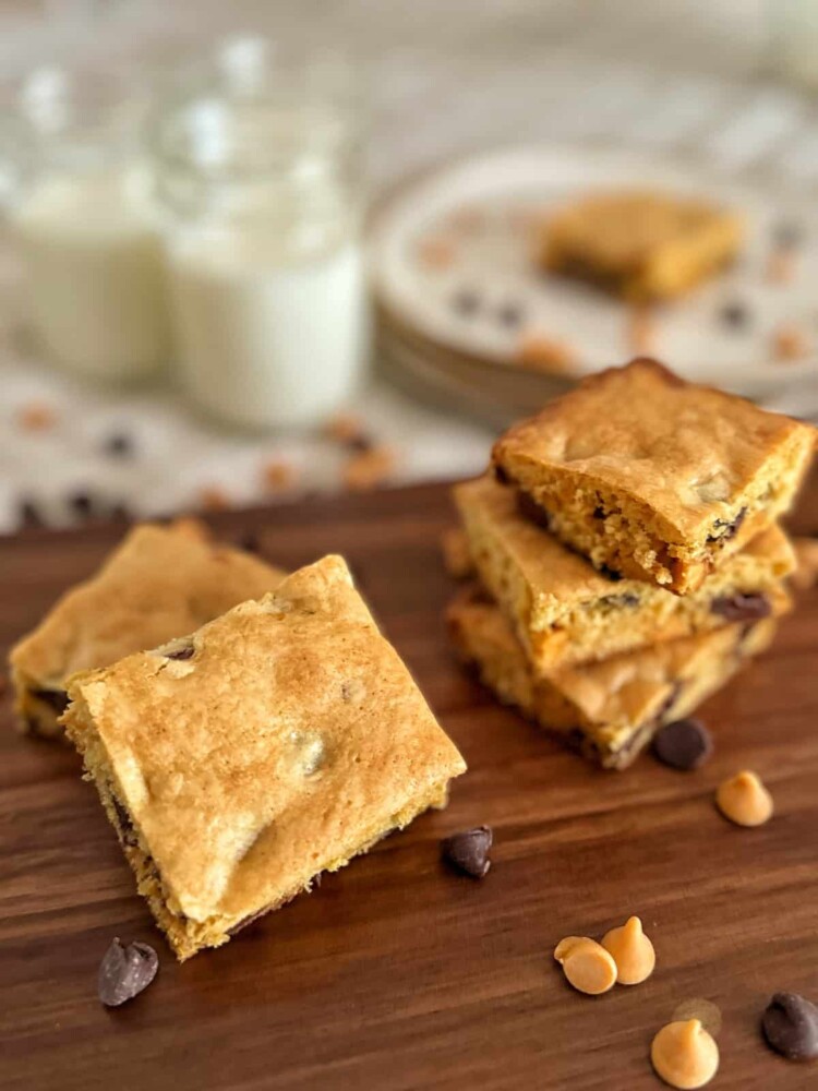 Best Blondie Brownies Recipe (Easy Chewy ) Bricks n Blooms with